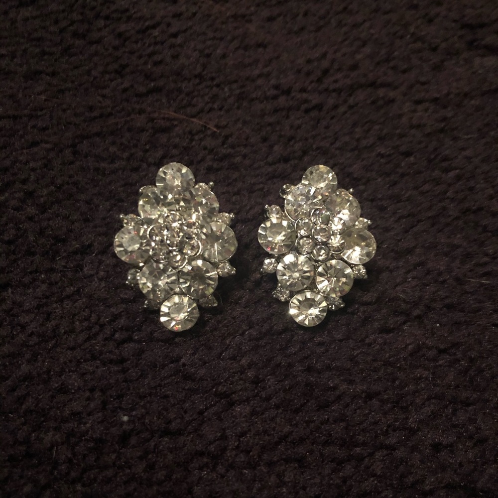 Beautiful Rhinestone Earrings - Picture 2 of 4